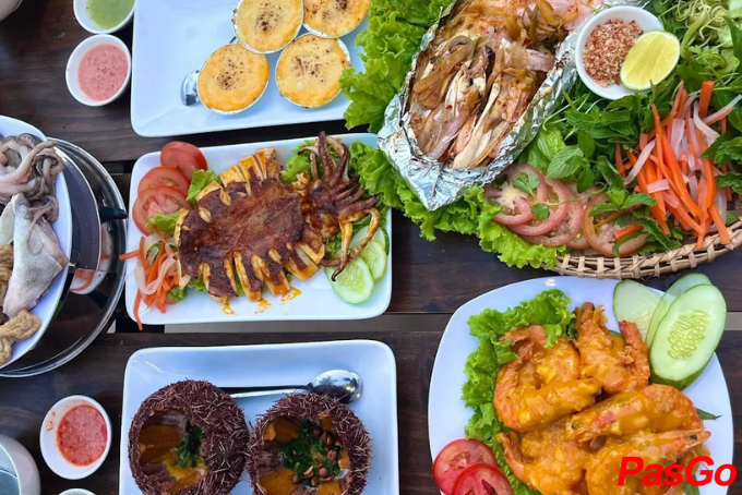 HẢI SẢN LỘC QUÝ CANG NINH CHỮ PHỤC VỤ TẬN TÌNH CHUYÊN NGHIỆP