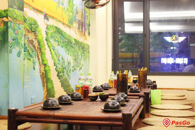 Không gian rộng rãi, thoải mái của quán quê 146 hào nam 