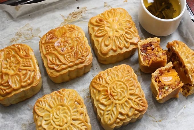 Easy 3-Step Recipe for Golden Brown, Soft and Smooth Mooncake Crust