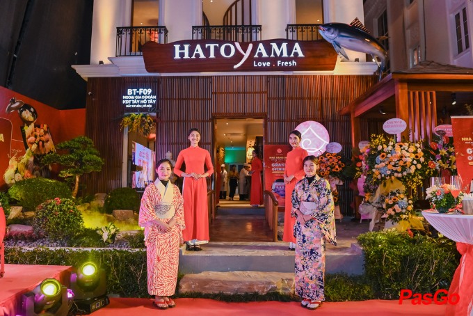 Hatoyama - Ngoại Giao Đoàn