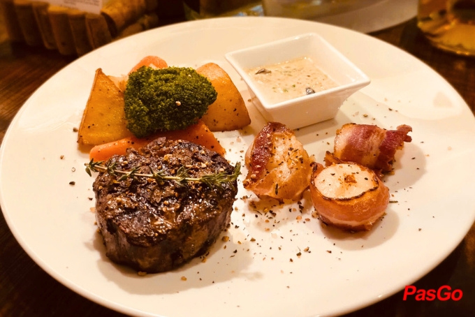 NOSSA Italian steakhouse - Phạm Hồng Thái