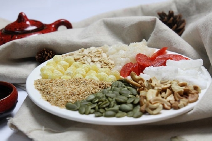 nguyên liệu làm bánh trung thu thập cẩm trứng muối