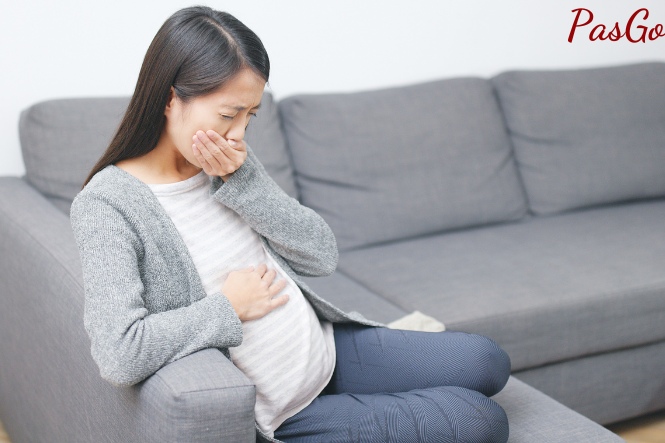 Bà bầu uống thừa axit folic có sao không: Có thể gây ra cảm giác buồn nôn