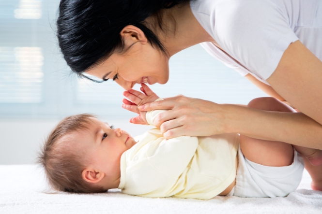 Có nhiều nguyên nhân khiến trẻ sơ sinh bị táo bón