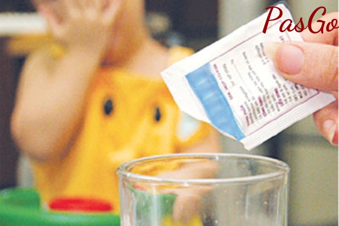 Thuốc trị táo bón cho trẻ 2 tuổi thường được sản xuất ở dạng bột pha với nước