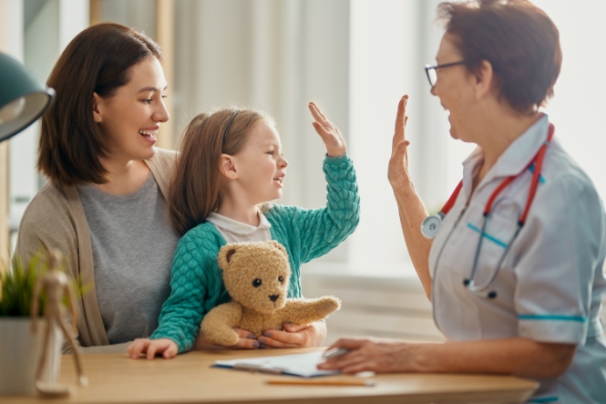 Hãy đưa trẻ đến gặp bác sĩ khi các biện pháp điều trị tại nhà không hiệu quả