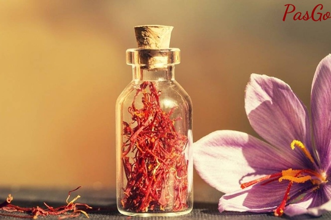 Bảo quản saffron trong lọ thủy tinh và đặt ở nơi khô ráo