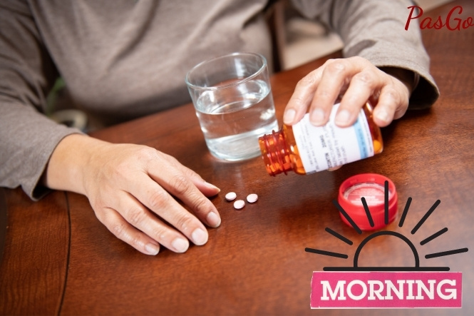 Vitamin B12 uống lúc nào: Nên uống trước bữa ăn sáng để hấp thu tốt