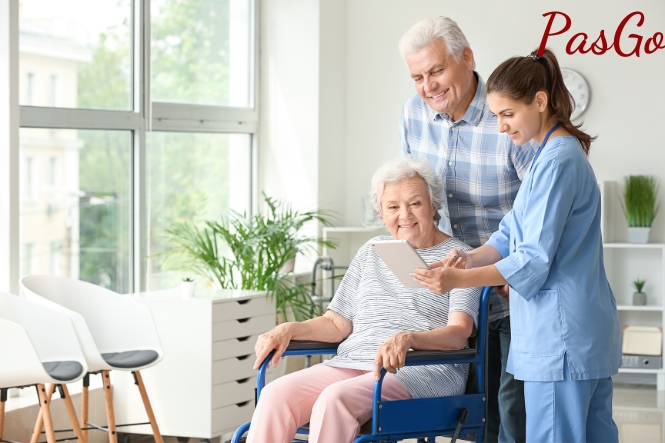 Nên áp dụng các biện pháp tự nhiên trước khi sử dụng thuốc trị táo bón cho người già