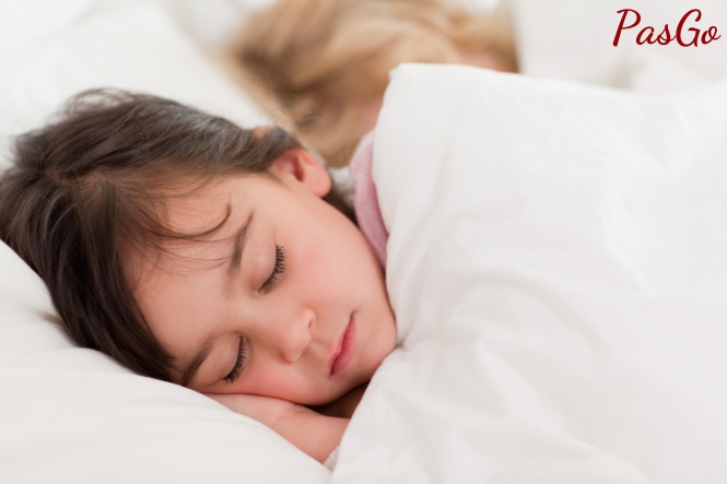 Tạo cho trẻ thói quen đi ngủ vào một giờ cố định mỗi ngày