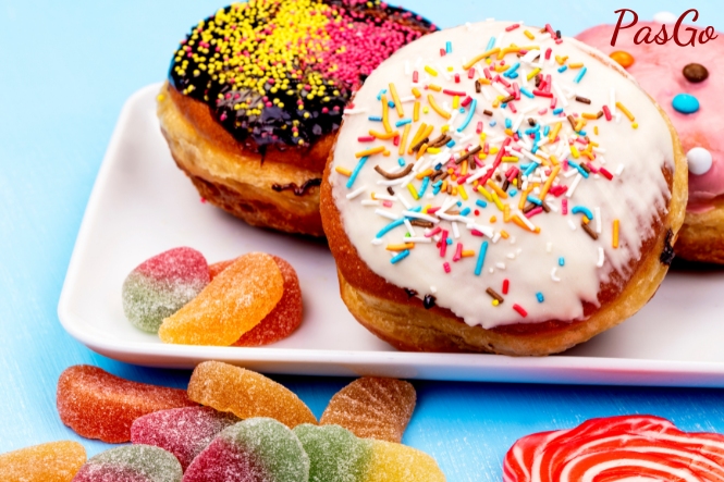 Đồ ngọt có thể khiến trẻ bị trằn trọc khó ngủ