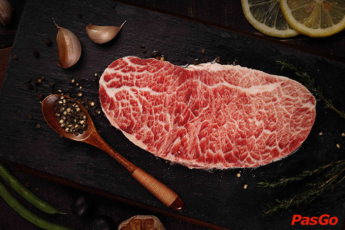 Nhà hàng Le Monde Steak Royal City 3