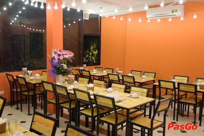 Hải sản tomato 82 Lê Văn Hưu 4