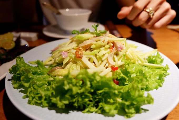 nhà hàng khao lao vincom phạm ngọc thạch 8