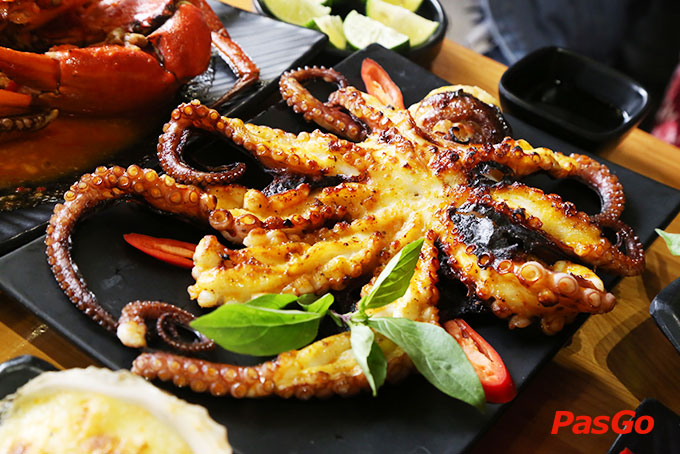 Hải sản tomato 82 Lê Văn Hưu  15