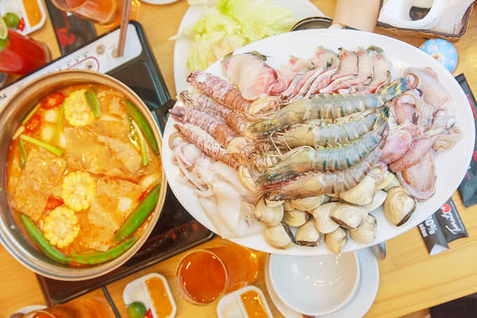 nhà hàng hải sản tomato nguyễn thị định9