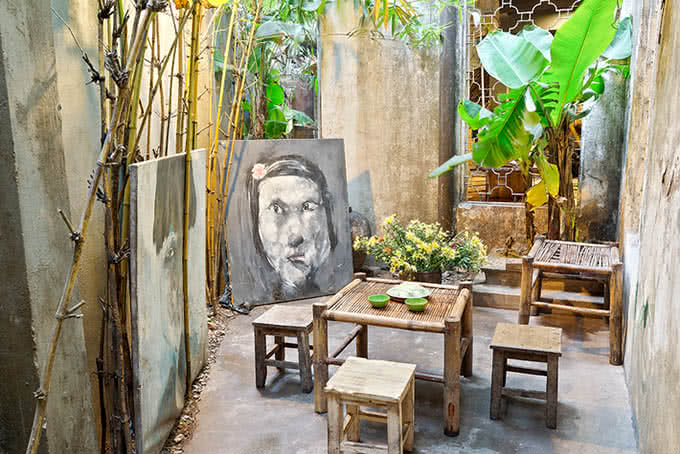Chỗ ngồi thật nên thơ đầy chất nghệ sĩ ao quán đông tác