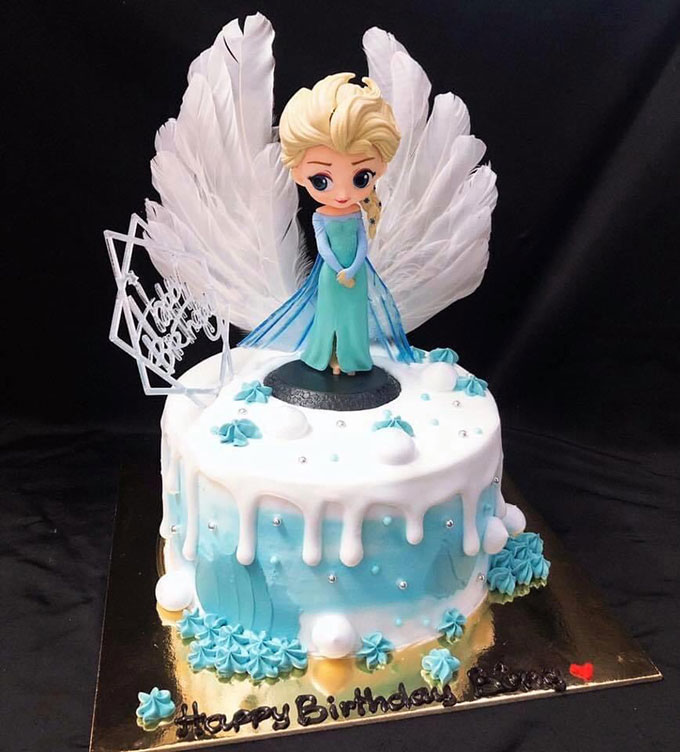 Bánh sinh nhật hình công chúa - bánh kem búp bê