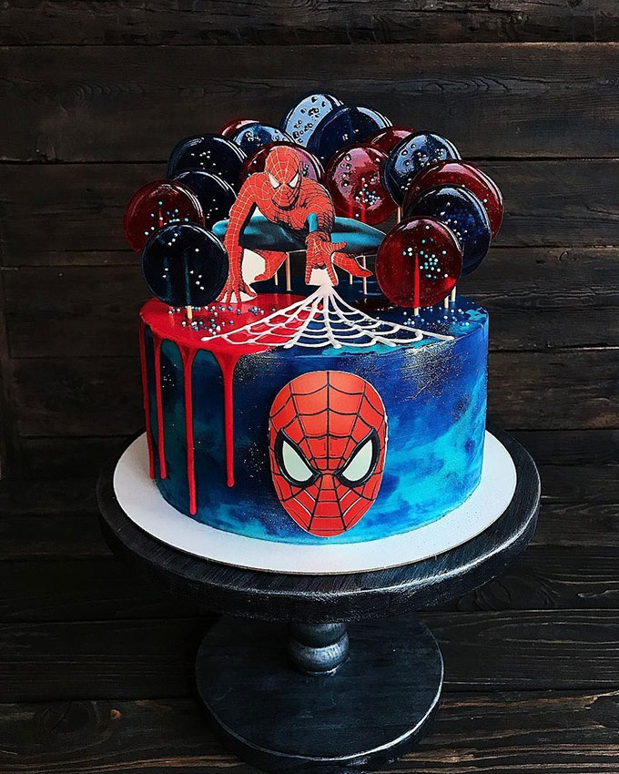 bánh sinh nhật hình vuông vẽ người nhện - Thu Hường bakery