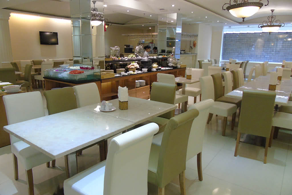 Buffet trưa Blue Diamond Thủ Khoa Huân 12