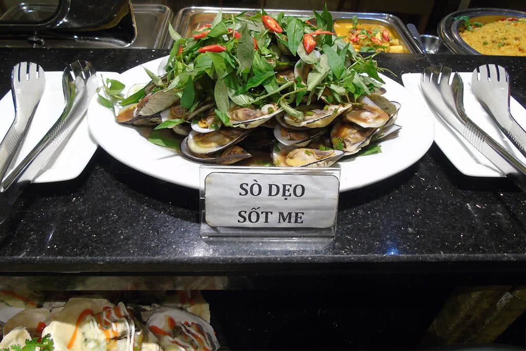 Buffet trưa Blue Diamond Thủ Khoa Huân 5