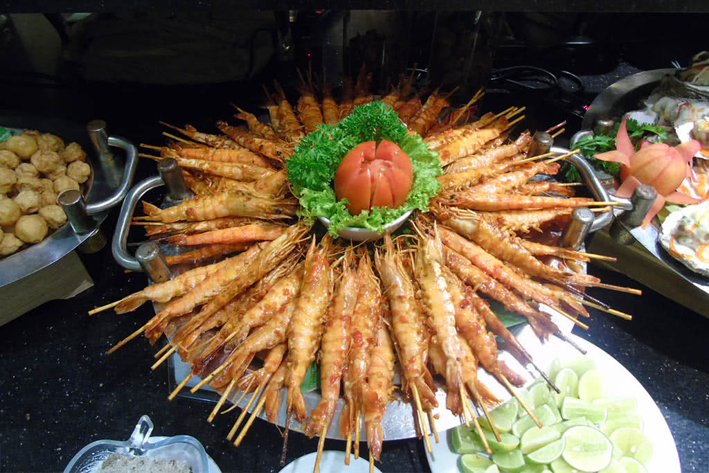 Buffet trưa Blue Diamond Thủ Khoa Huân 6