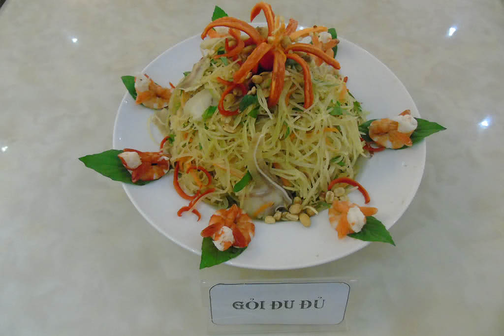 Buffet trưa Blue Diamond Thủ Khoa Huân 7