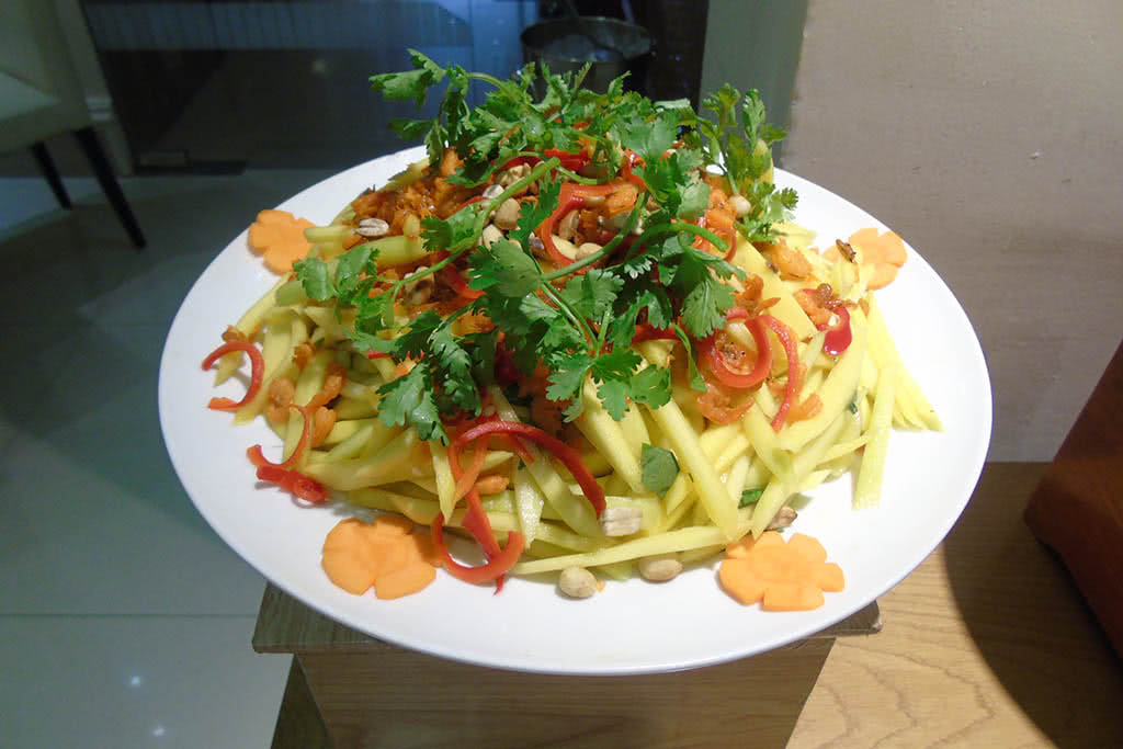 Buffet trưa Blue Diamond Thủ Khoa Huân 8