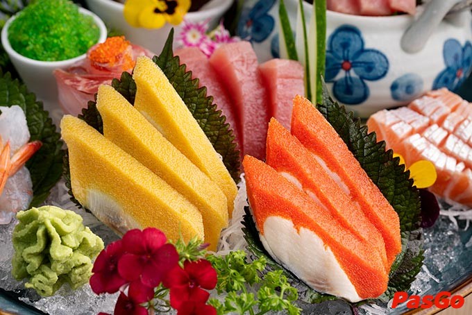 Sashimi hấp dẫn tại quán buffet Aeon Mall Hà Đông 