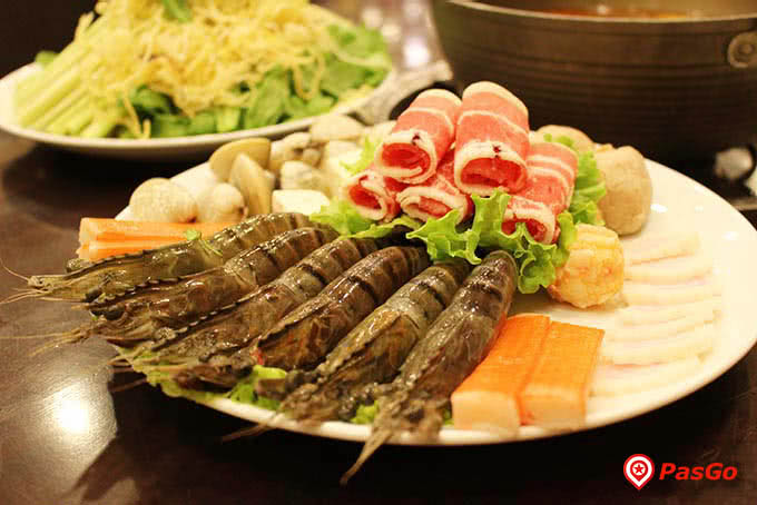 Đồ nhúng đa dạng, tươi ngon và đẹp mắt  ở nhà hàng chen giảng võ 