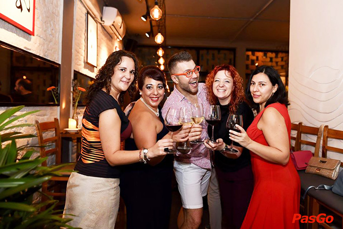 Colettes 32 Wine Bar Bistro Bùi Thị Xuân 13