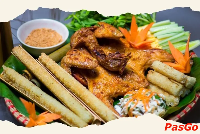 Gà nướng Gia Lai đậm vị Tây Nguyên, da vàng giòn hấp dẫn