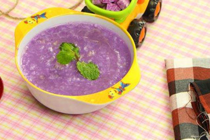 Cháo yến mạch nấu kèm với khoai lang tím giúp giảm cân hiệu quả