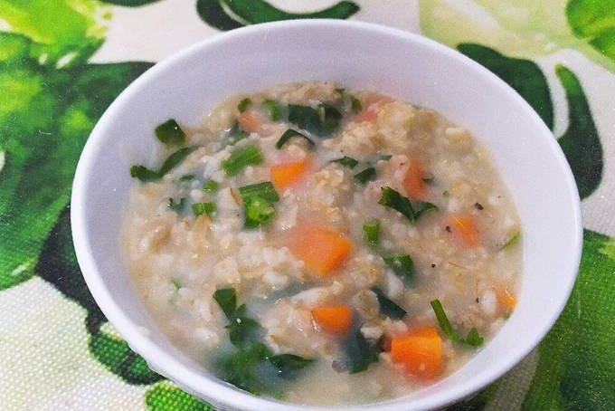 Cháo yến mạch nấu với thịt heo (lợn) băm giúp giảm cân hiệu quả