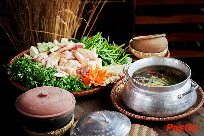 Chợ Quê - Hoàng Ngân