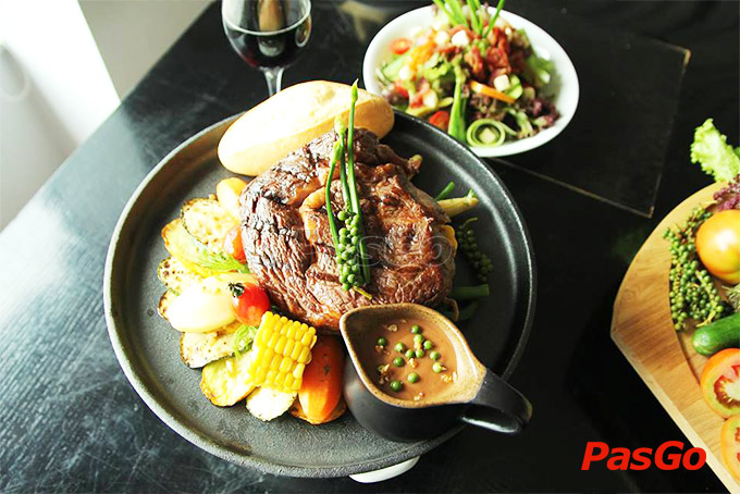 Family Steak House - Văn Cao