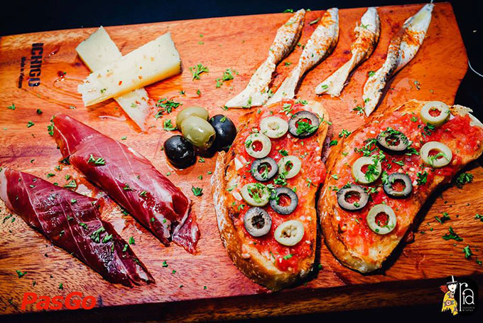 Ria Sangria & Tapas – Hai Bà Trưng