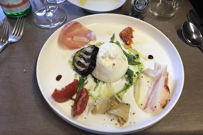 Top 10 nhà hàng Pháp ngon nổi tiếng, hút khách nhất ở Quận 2 - 10