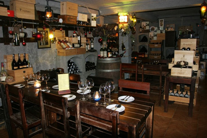 nha-hang-ruou-vang-ngon-tphcm-4