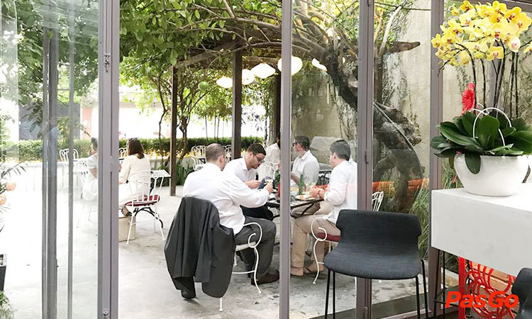 Top 10 famous, delicious and spacious garden restaurants in District 3 - 10