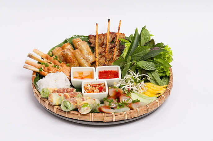 Top 10 quán ăn trưa ngon nổi tiếng, hút khách nhất ở Quận 7 - 2