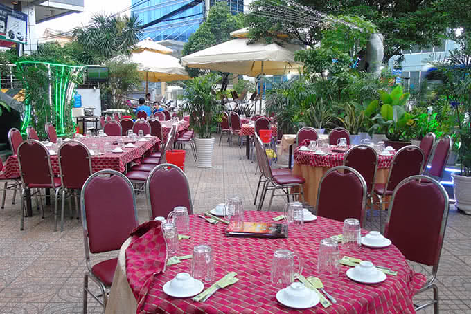 Top 10 quán ăn trưa ngon nổi tiếng, hút khách nhất ở Quận 5 - 7