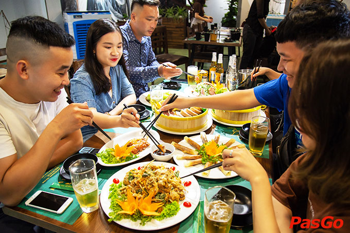 Nhà hàng Lạc Cầm Viên Nguyễn Thị Thập 15