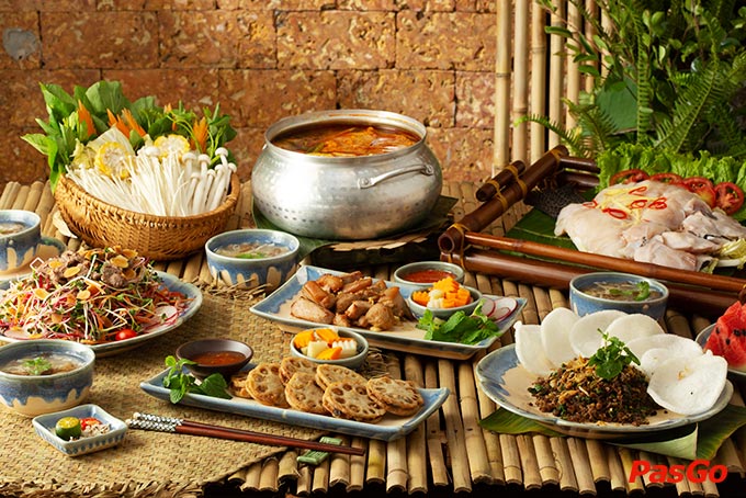 Nhà hàng Ngó Sen Thái Hà 1