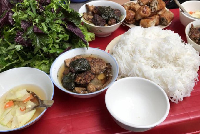 Bún chả Hàng Mành Hoàng Văn Thái