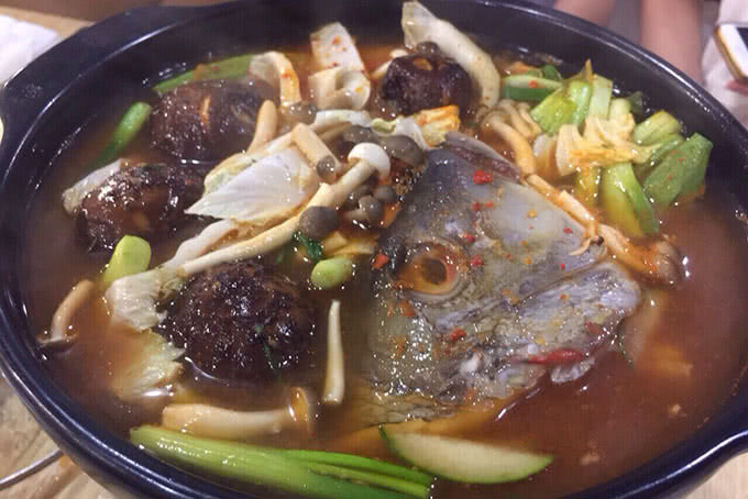 nhà hàng hải sản gold 2 nguyễn thị diệu 11