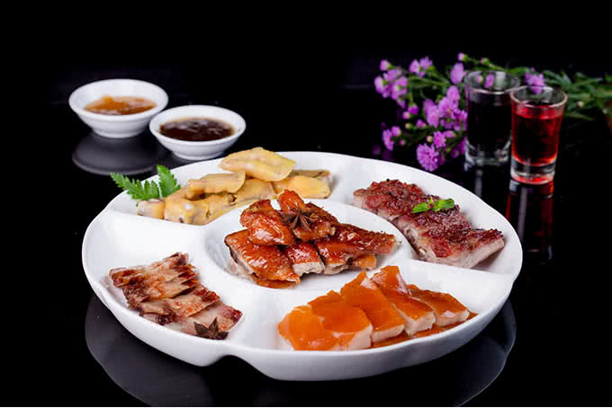 nhà hàng Hải Cảng Nguyễn Chí Thanh món ăn