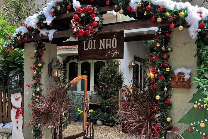 Các quán cafe trang trí Noel đẹp ở Hà Nội - Lối nhỏ kaffe