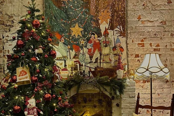 Các quán cafe trang trí Noel đẹp ở Hà Nội - Lối nhỏ Kaffe