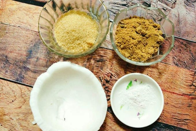 Chỉ với 1 quả dừa và đường là bạn đã có đủ nguyên liệu làm món dừa sấy khô